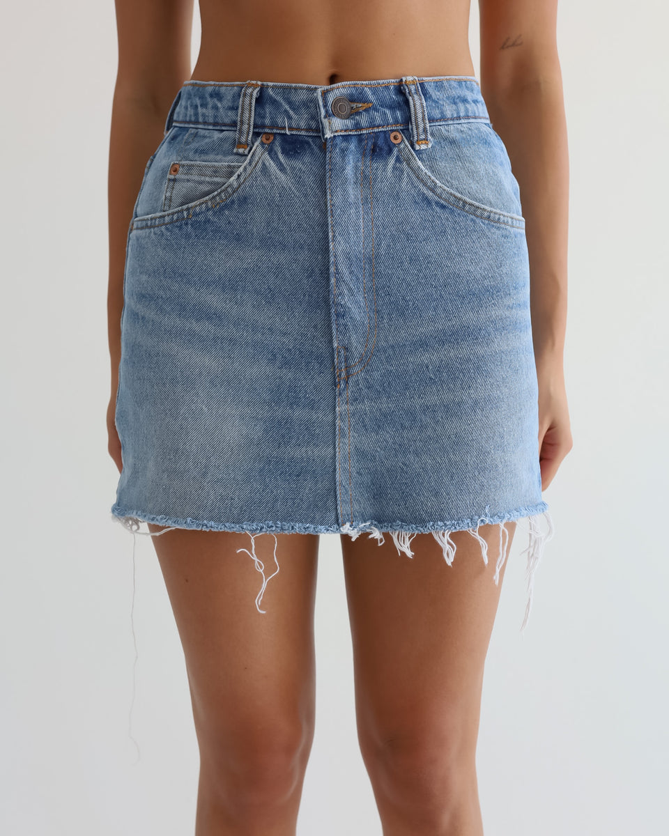Levi’s VINTAGE CLOTHING denim skirt VINTAGE LEVI'S SKIRT | SIZE 24 – DENIM BY ORLEE