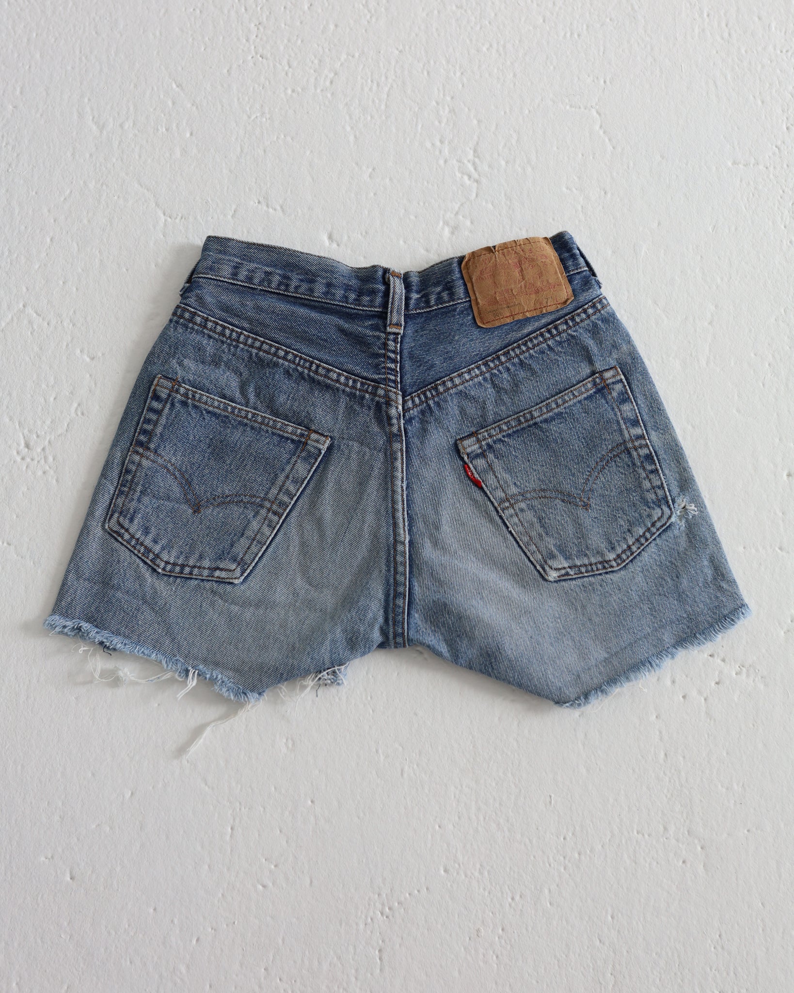501 VINTAGE LEVI’S | SIZE 23